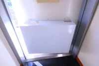 玄関ドアに宅配BOX付き