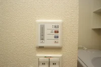 雨の日の強い味方☆浴室乾燥機付き♪