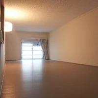 小窓付きの快適なロフト空間♪