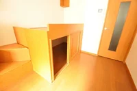 ベッド下には広々収納スペース！