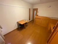 1階はフローリング、2階はじゅうたんです。