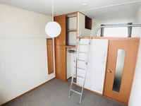 1階はフローリング、2階はじゅうたんです。