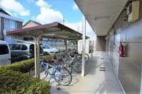 屋根付駐輪場（※無料）