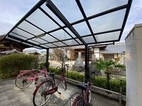 屋根付き駐輪場(無料)