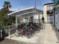 屋根付き駐輪場(無料)