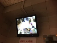 女性も安心モニター付のエレベーター