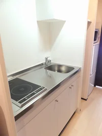 収納や調理スペースを広く確保しています。