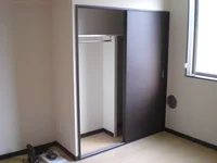 大切なお洋服をかけて保管できます(´`)
