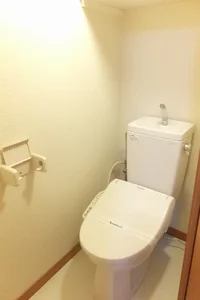 温水洗浄便座設置済みです。