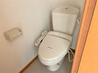 温水洗浄便座付き。