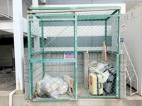 敷地内にゴミ捨て場有!