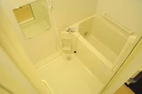 お風呂とトイレは別々です。