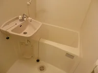 お風呂には、浴室換気乾燥機が付いています♪