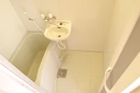 洗面台はお風呂に。浴室乾燥機付き