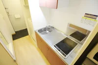 ２口コンロ付きラジエントヒータ※キッチン棚が多く収納に便利