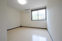 同シリーズの類似となります。現況を優先致します。