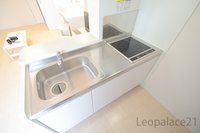 同シリーズの類似となります。現況を優先致します。