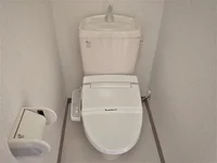 嬉しい温水洗浄便座付きです♪