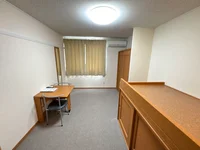 1階はフローリング、2階はじゅうたんです。