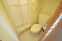 お風呂・トイレは一緒ですが、温水洗浄便座付き