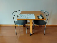 机・椅子2脚付き