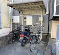 屋根付き駐輪場完備