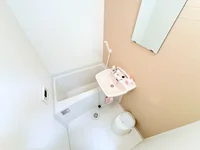 バストイレは別♪バスルームには風呂桶・風呂イス・風呂用洗剤・スポンジをご用意しておりますのでぜひご活用ください！