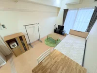 照明や壁紙もお洒落で高級感のあるお部屋となっております。