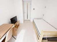 写真はお部屋のイメージです。ラグなどの室内装飾はございません。