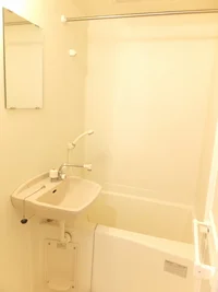 浴室換気乾燥機能付きです。