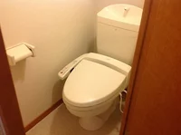 温水洗浄便座付きです。