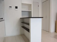 写真はお部屋のイメージです。ラグなどの室内装飾はございません。