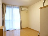 1階はフローリング、2階はじゅうたんです。