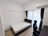 写真はお部屋のイメージです。ラグなどの室内装飾はございません。