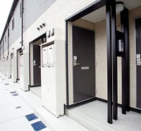 共用部分は清掃業者が清掃しております。