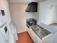 広々としたキッチンスペースに3口ガスコンロ