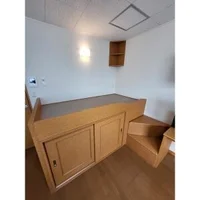 ベッドはロフトタイプです