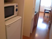 冷蔵庫・電子レンジ(お部屋に備品異なる場合有)、隣キッチン