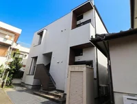 徒歩圏内に複数駅がありとても便利! コンビニも徒歩圏内の角部屋!