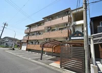 江南駅から徒歩9分! 飲食店やコンビニ、スーパーなどそろっていて 病院もあり安心! 駐輪場ありで近場へのお買い物などに便利です。