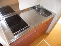 広いキッチンで作業もらくらく♪