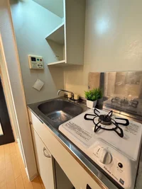 ガスコンロ付きで料理好き良し♪