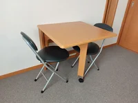 テーブル・椅子設置済