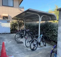 屋根付き駐輪場完備