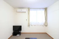 1Fはフローリング仕様・2Fは絨毯仕様になります。