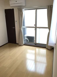 明るくて落ち着いたお部屋♪