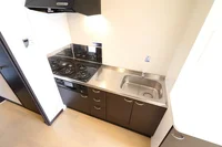 ワイドキッチン３口コンロ（ガス）お掃除が楽チン