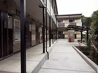 共用部分は清掃業者が清掃しています。