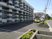 近くの月極め駐車場のご案内も可能です。