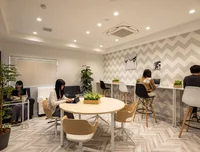 一人の小空間を作れるSolo Workスペースもご用意しております。※写真はCo Workスペース